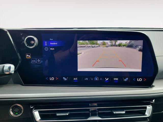 Photo of 2026 Summit White Chevrolet Traverse