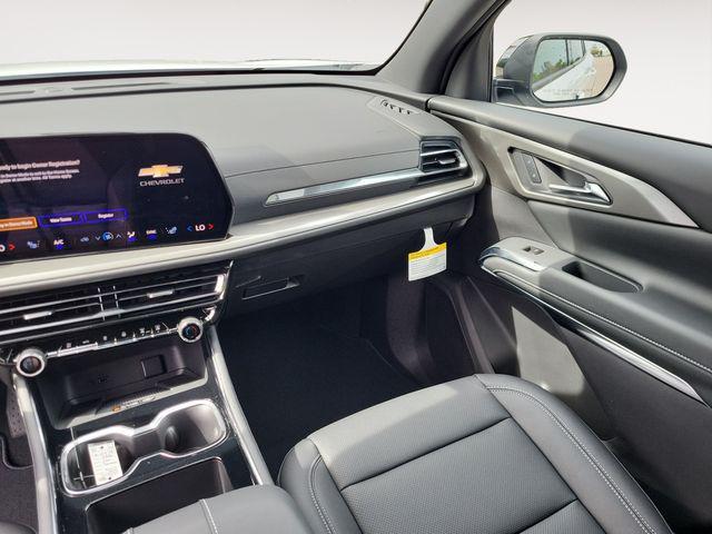 Photo of 2026 Summit White Chevrolet Traverse