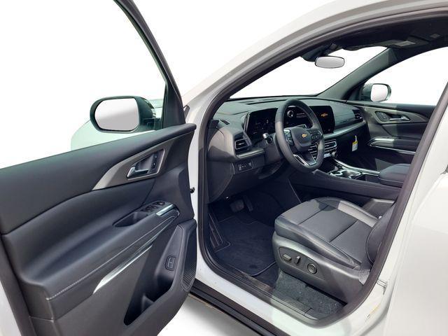 Photo of 2026 Summit White Chevrolet Traverse