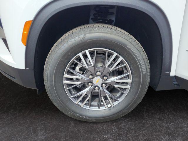 Photo of 2026 Summit White Chevrolet Traverse