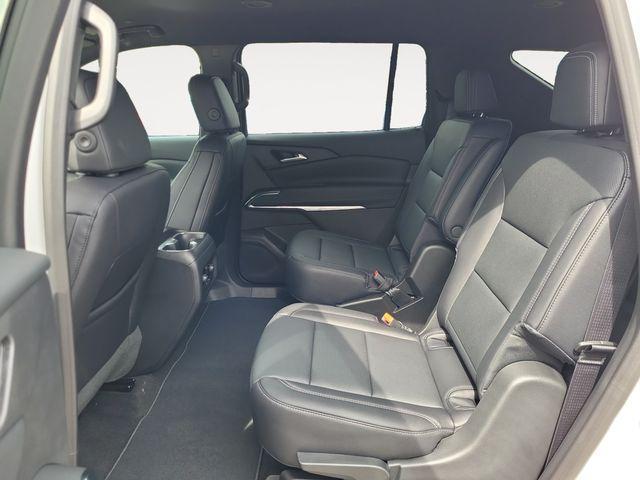 Photo of 2026 Summit White Chevrolet Traverse