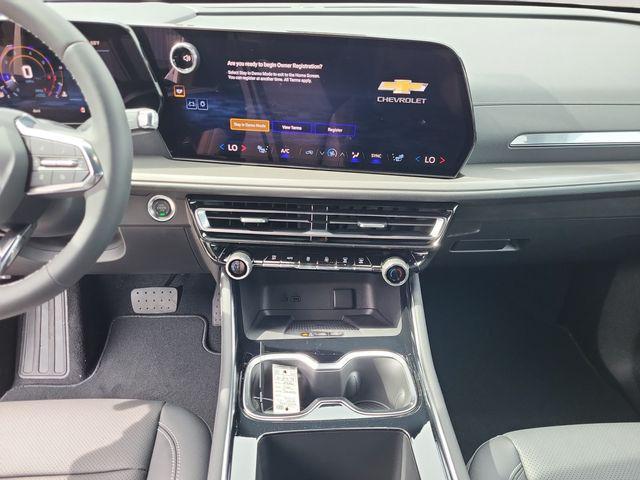 Photo of 2026 Summit White Chevrolet Traverse