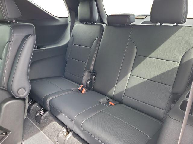 Photo of 2026 Summit White Chevrolet Traverse