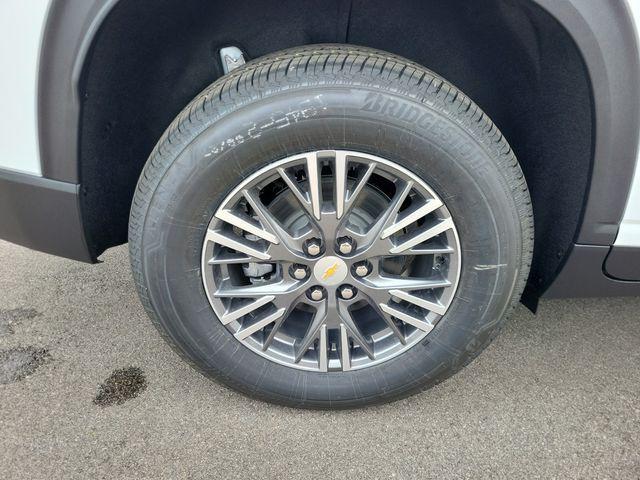 Photo of 2026 Summit White Chevrolet Traverse