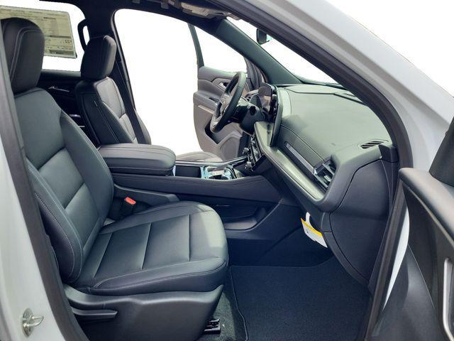 Photo of 2026 Summit White Chevrolet Traverse