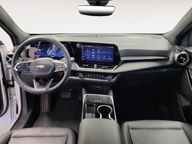 Photo of 2025 Summit White Chevrolet Equinox