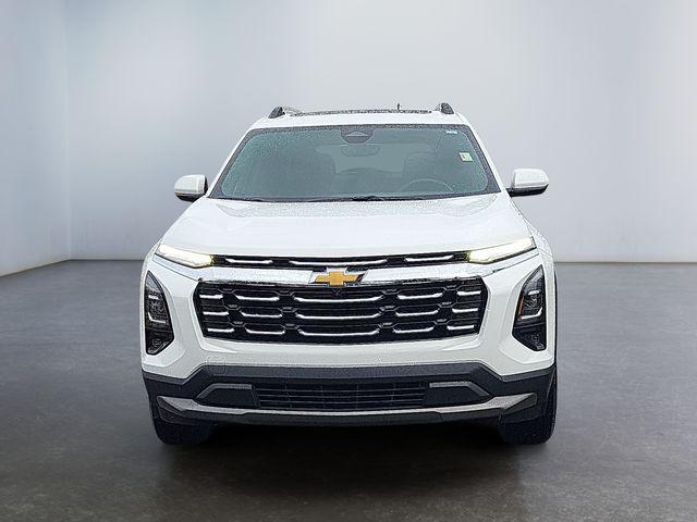 Photo of 2025 Summit White Chevrolet Equinox