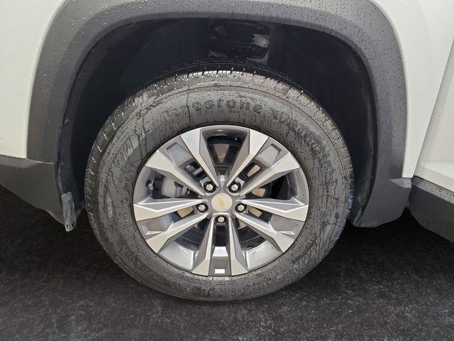 Photo of 2025 Summit White Chevrolet Equinox