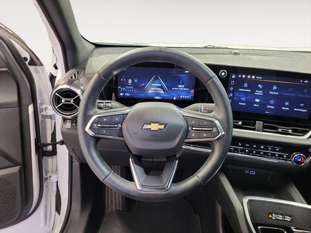 Photo of 2025 Summit White Chevrolet Equinox
