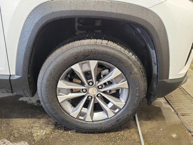 Photo of 2025 Summit White Chevrolet Equinox
