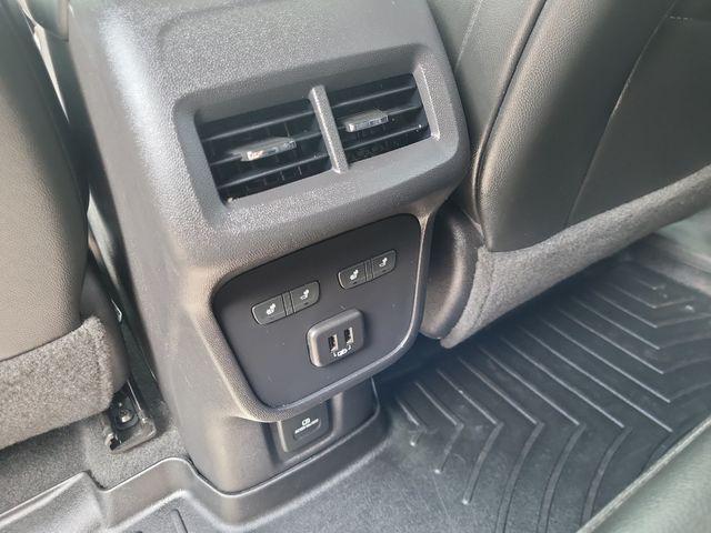Photo of 2019 Summit White Chevrolet Equinox