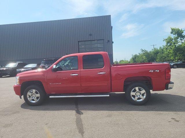 Photo of 2011 Victory Red Chevrolet Silverado 1500