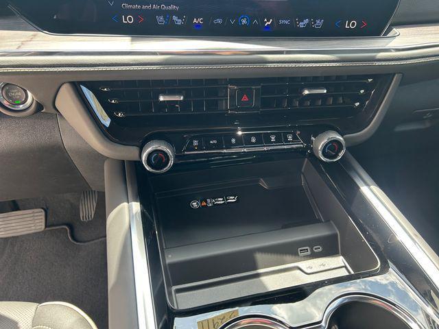 Photo of 2025 Iridescent Pearl Tricoat Chevrolet Tahoe
