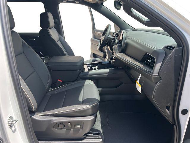 Photo of 2025 Iridescent Pearl Tricoat Chevrolet Tahoe