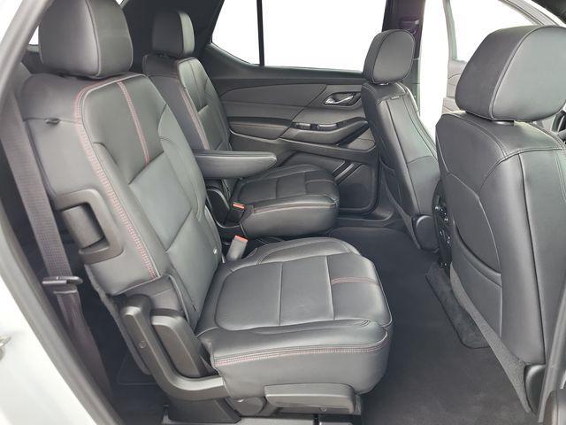 Photo of 2022 Iridescent Pearl Tricoat Chevrolet Traverse
