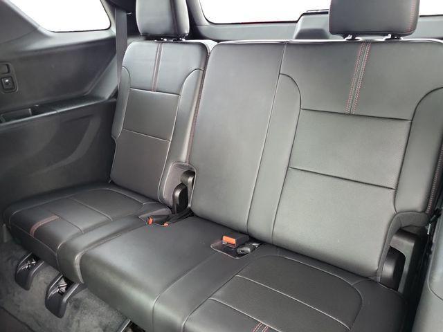 Photo of 2022 Iridescent Pearl Tricoat Chevrolet Traverse