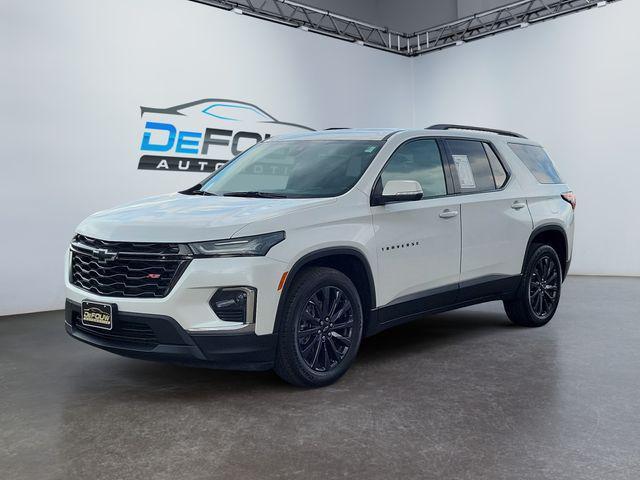 Photo of 2022 Iridescent Pearl Tricoat Chevrolet Traverse