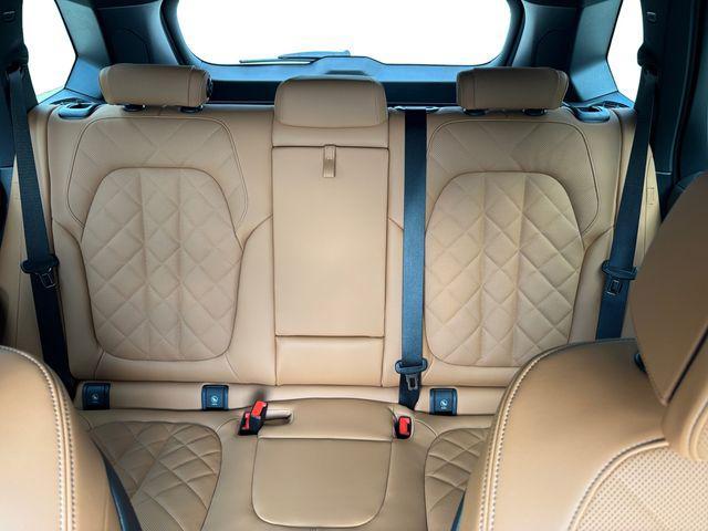 Photo of 2026 Alpine White BMW X5
