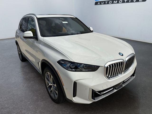 Photo of 2026 Alpine White BMW X5