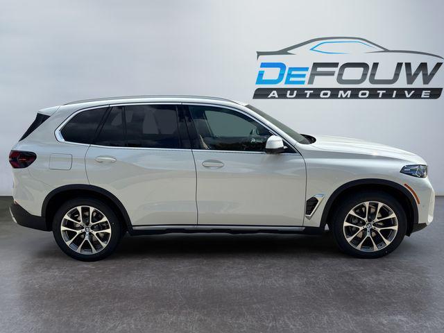 Photo of 2026 Alpine White BMW X5
