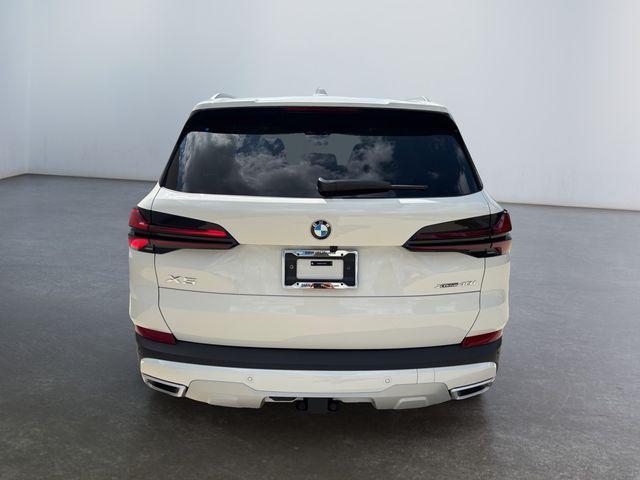 Photo of 2026 Alpine White BMW X5