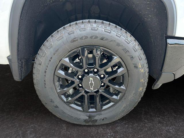 Photo of 2025 Summit White Chevrolet Silverado 2500
