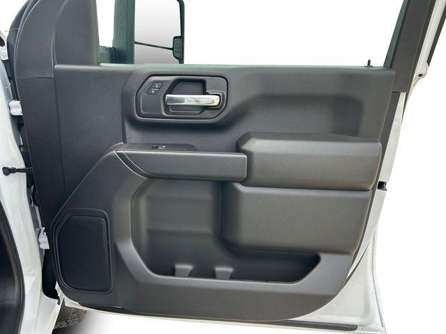 Photo of 2025 Summit White Chevrolet Silverado 2500