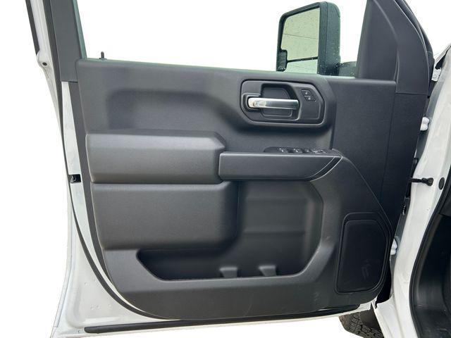 Photo of 2025 Summit White Chevrolet Silverado 2500