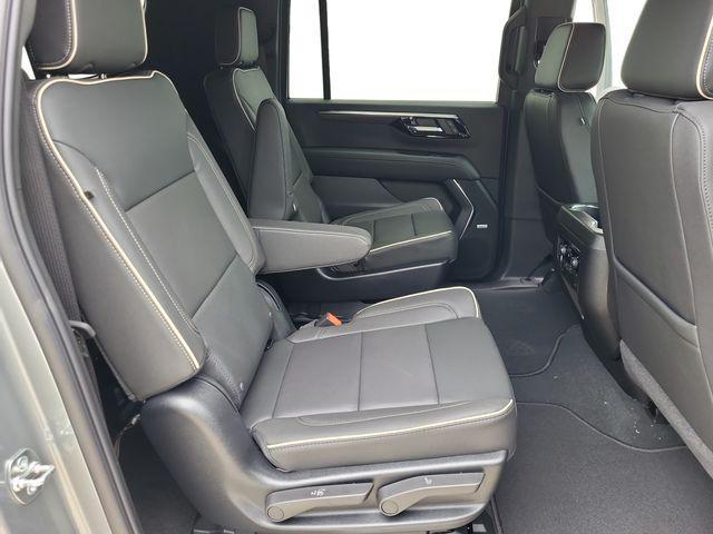 Photo of 2025 Sterling Gray Metallic Chevrolet Suburban