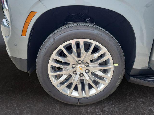 Photo of 2025 Sterling Gray Metallic Chevrolet Suburban