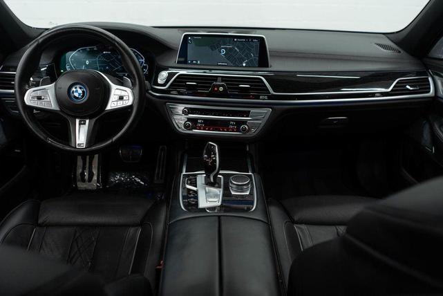 Photo of 2022 Black Sapphire Metallic BMW 745e