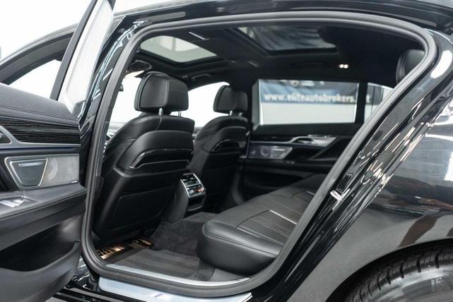 Photo of 2022 Black Sapphire Metallic BMW 745e