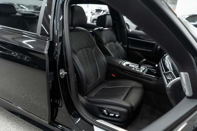 Photo of 2022 Black Sapphire Metallic BMW 745e