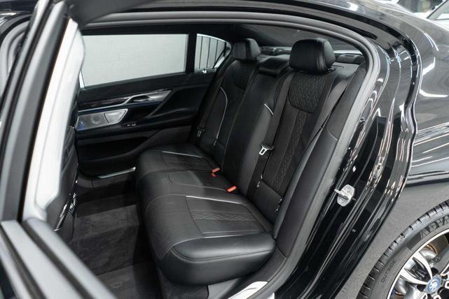 Photo of 2022 Black Sapphire Metallic BMW 745e