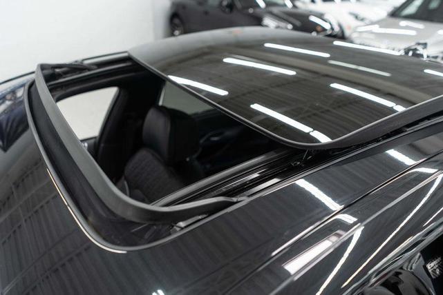 Photo of 2022 Black Sapphire Metallic BMW 745e