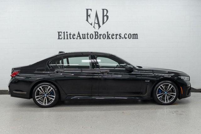 Photo of 2022 Black Sapphire Metallic BMW 745e