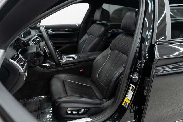 Photo of 2022 Black Sapphire Metallic BMW 745e