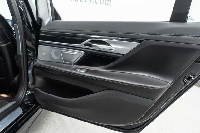 Photo of 2022 Black Sapphire Metallic BMW 745e