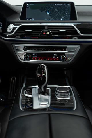 Photo of 2022 Black Sapphire Metallic BMW 745e