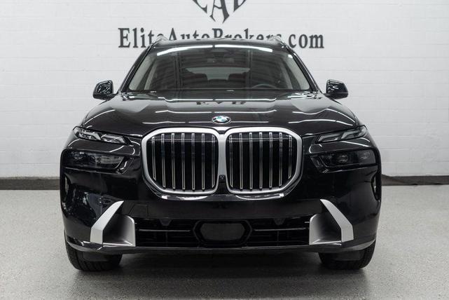 Photo of 2025 Black Sapphire Metallic BMW X7