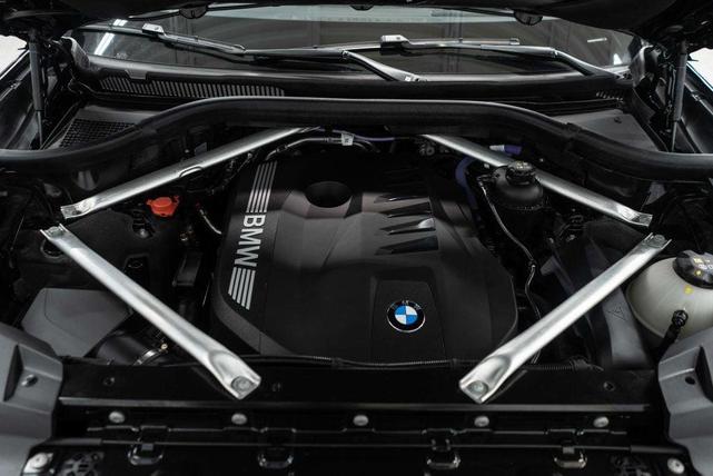 Photo of 2025 Black Sapphire Metallic BMW X7