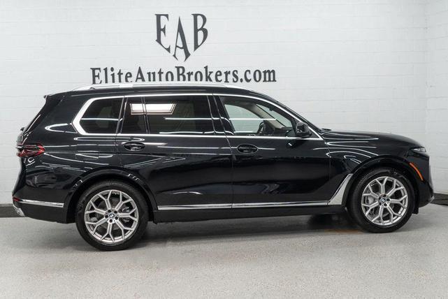Photo of 2025 Black Sapphire Metallic BMW X7