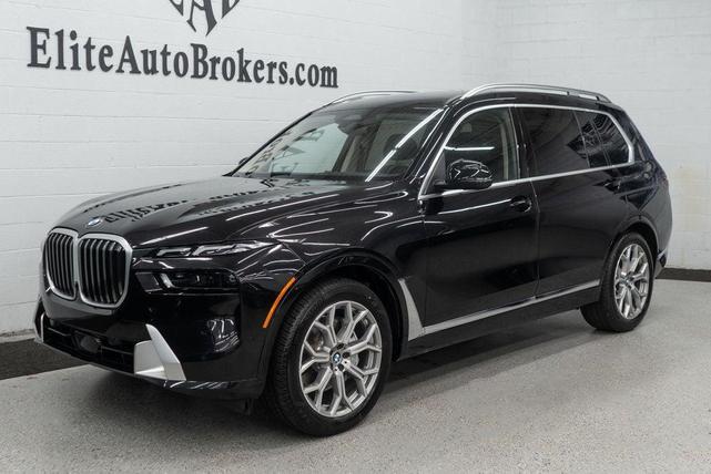 Photo of 2025 Black Sapphire Metallic BMW X7