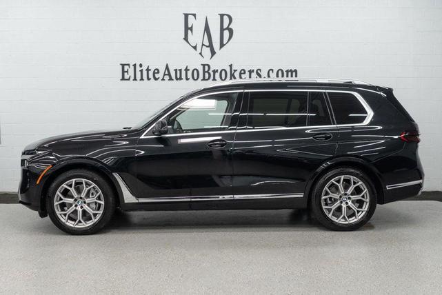 Photo of 2025 Black Sapphire Metallic BMW X7
