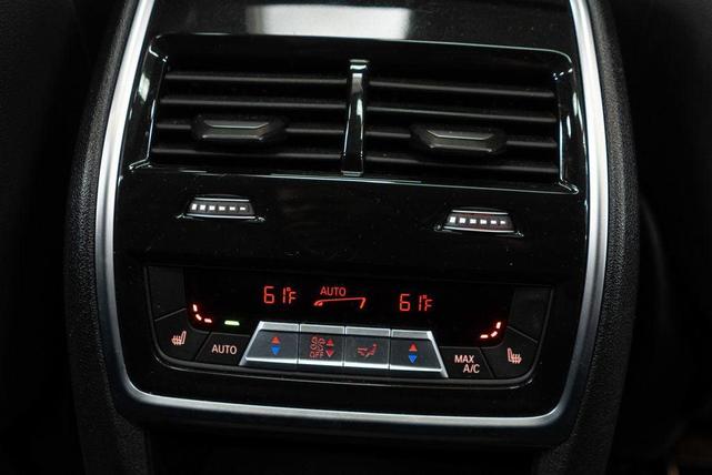 Photo of 2025 Black Sapphire Metallic BMW X7