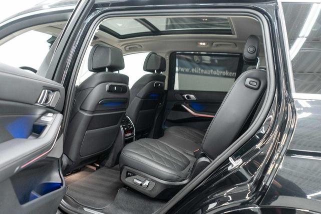 Photo of 2025 Black Sapphire Metallic BMW X7