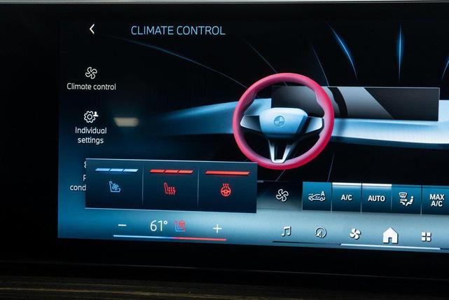 Photo of 2025 Black Sapphire Metallic BMW X7