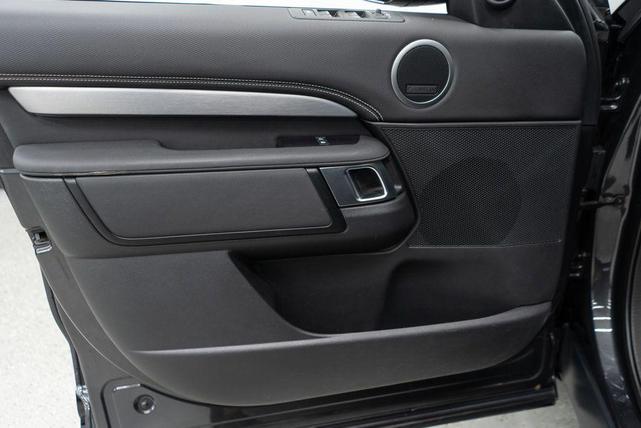 Photo of 2023 Carpathian Grey Premium Metallic Land Rover Discovery