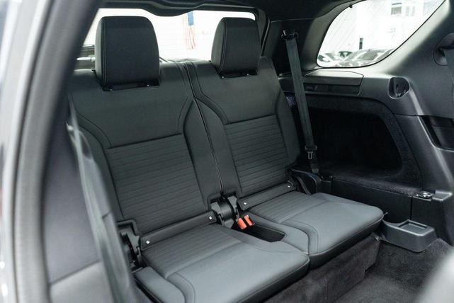 Photo of 2023 Carpathian Grey Premium Metallic Land Rover Discovery