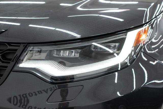 Photo of 2023 Carpathian Grey Premium Metallic Land Rover Discovery